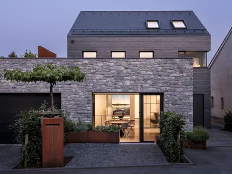 Büro, Lager und Wohnungsaufstockung in Raeren (B)